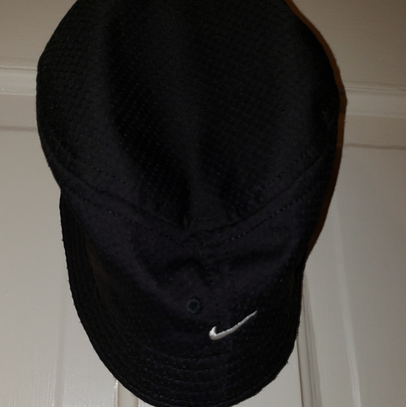 Nike bucket hat